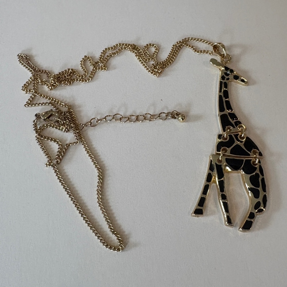 Vintage Giraffe Pendant Necklace Long Gold Tone Chain 30”